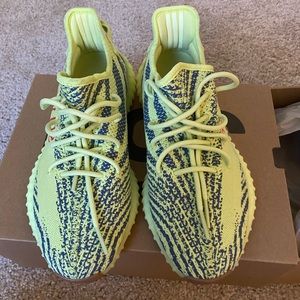 Yeezy 350 semi-frozen size 9.5(brand new)